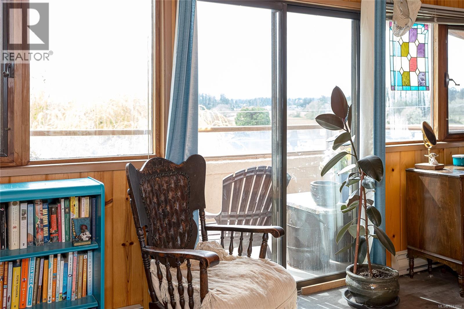 1670 Burnside Rd W - 23