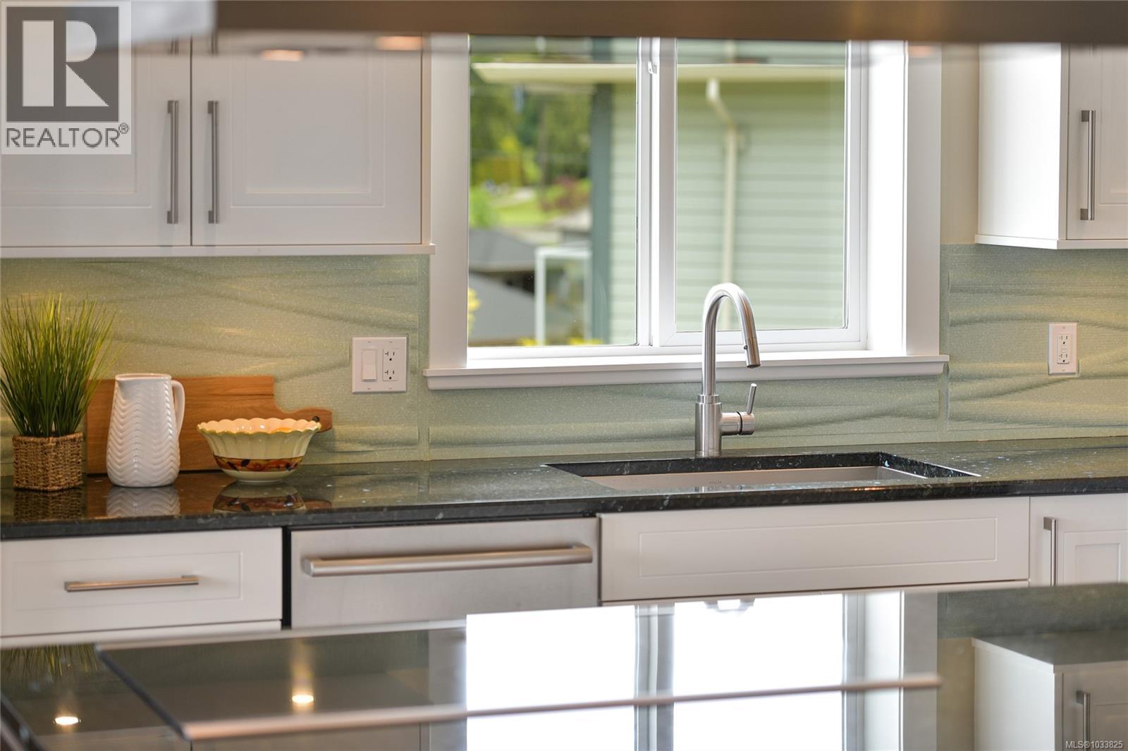 627 St. Andrews Lane, Cobble Hill