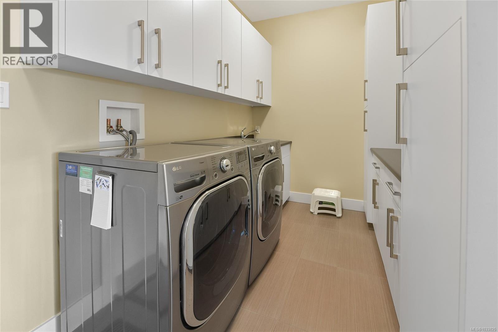 627 St. Andrews Lane, Cobble Hill