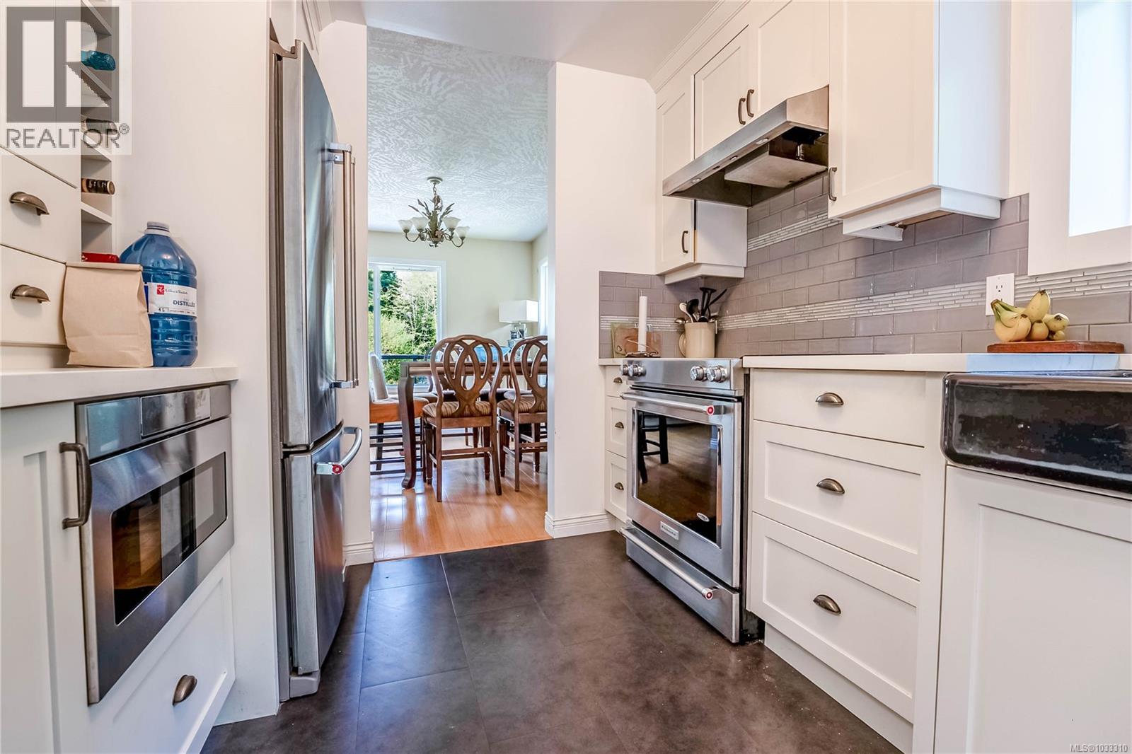 6767 Foreman Heights Dr, Sooke