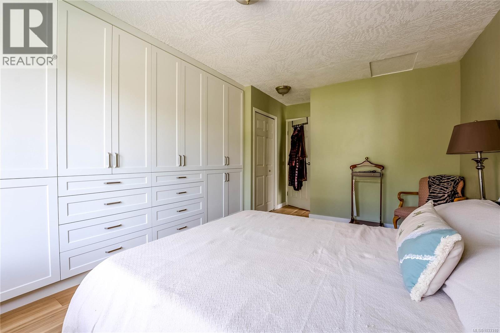 6767 Foreman Heights Dr, Sooke