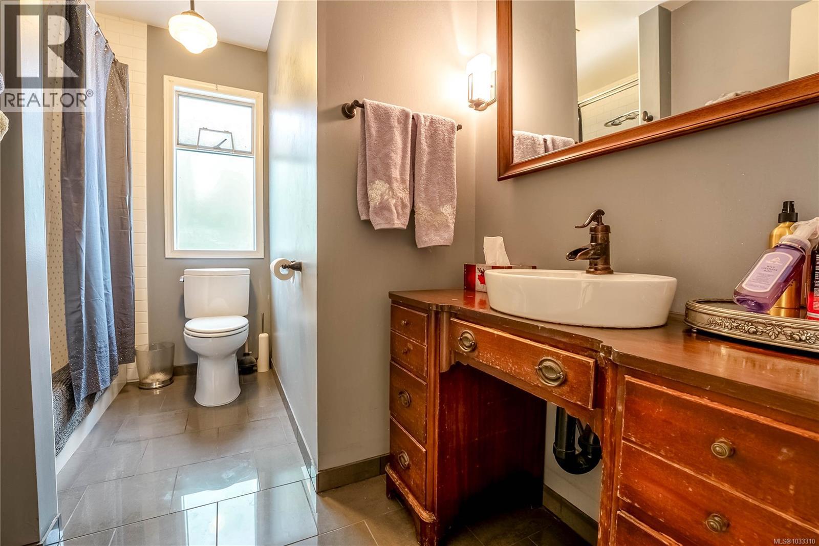 6767 Foreman Heights Dr, Sooke