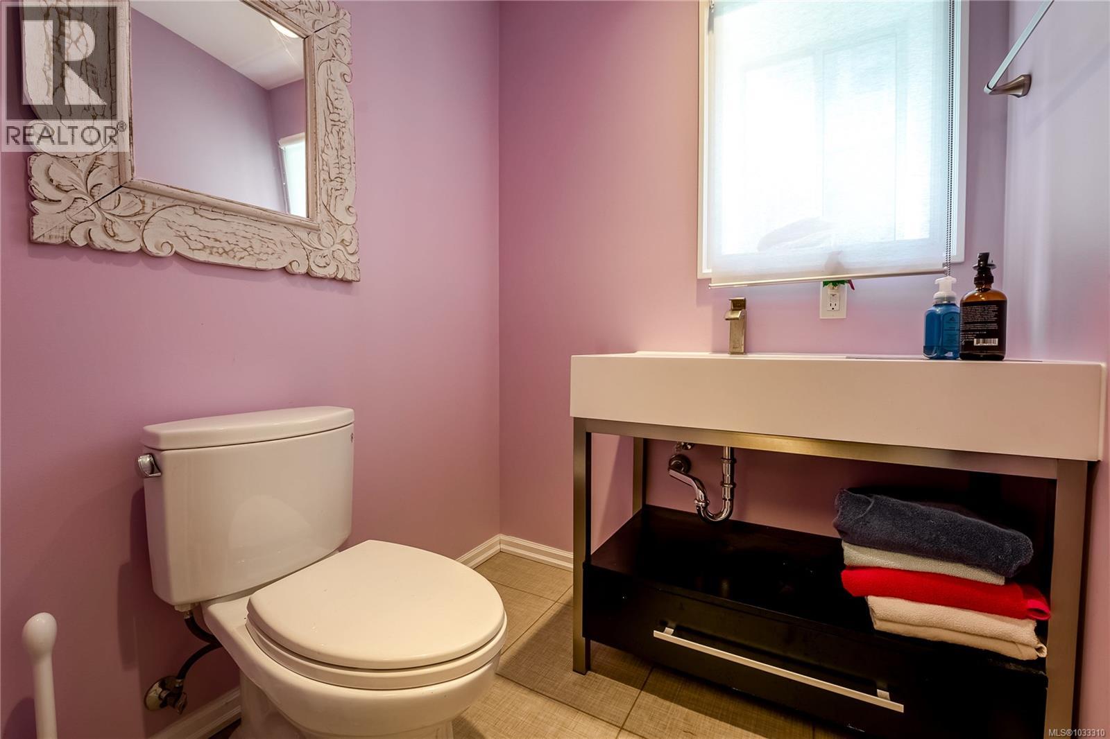 6767 Foreman Heights Dr, Sooke