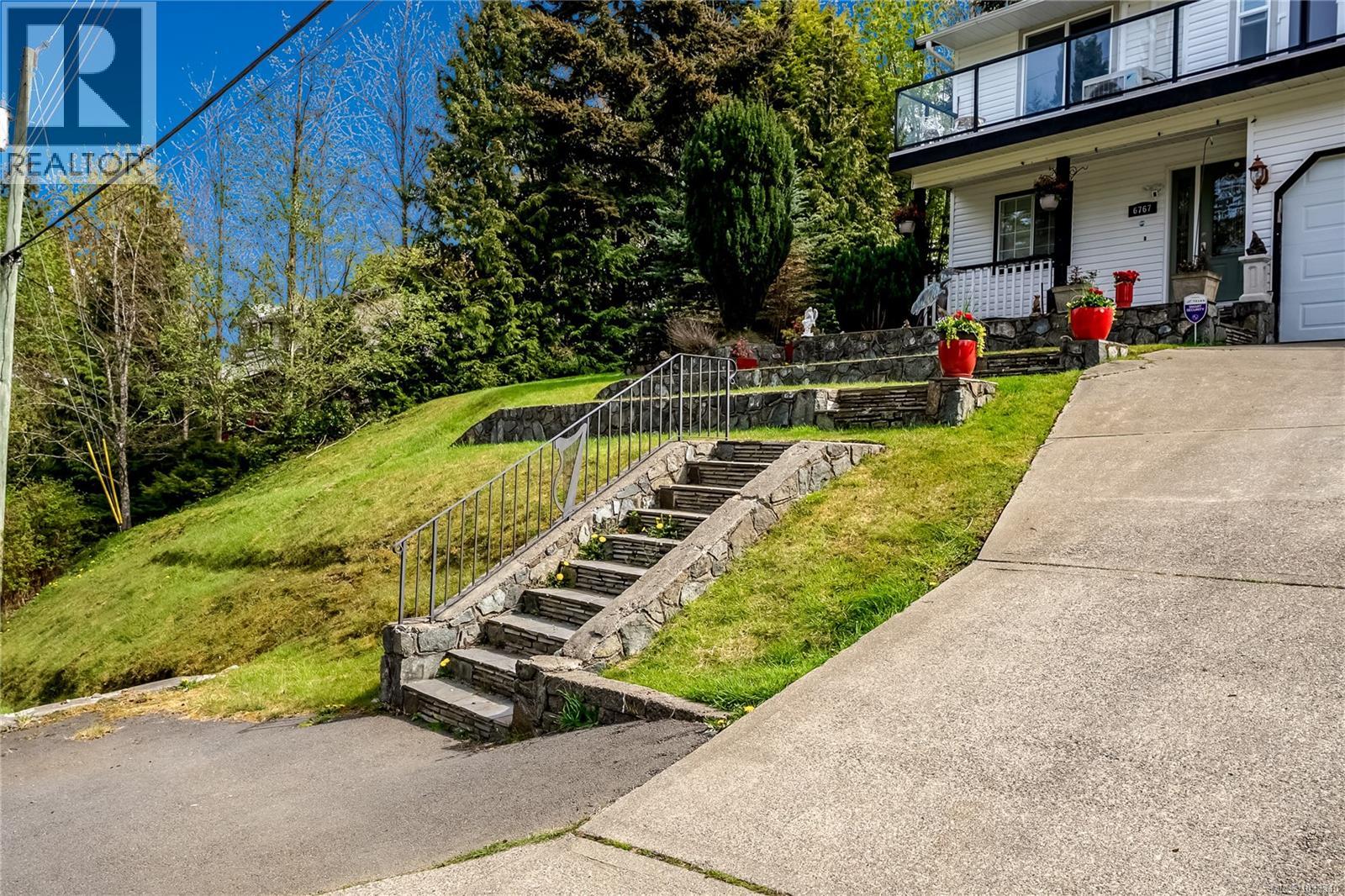 6767 Foreman Heights Dr, Sooke