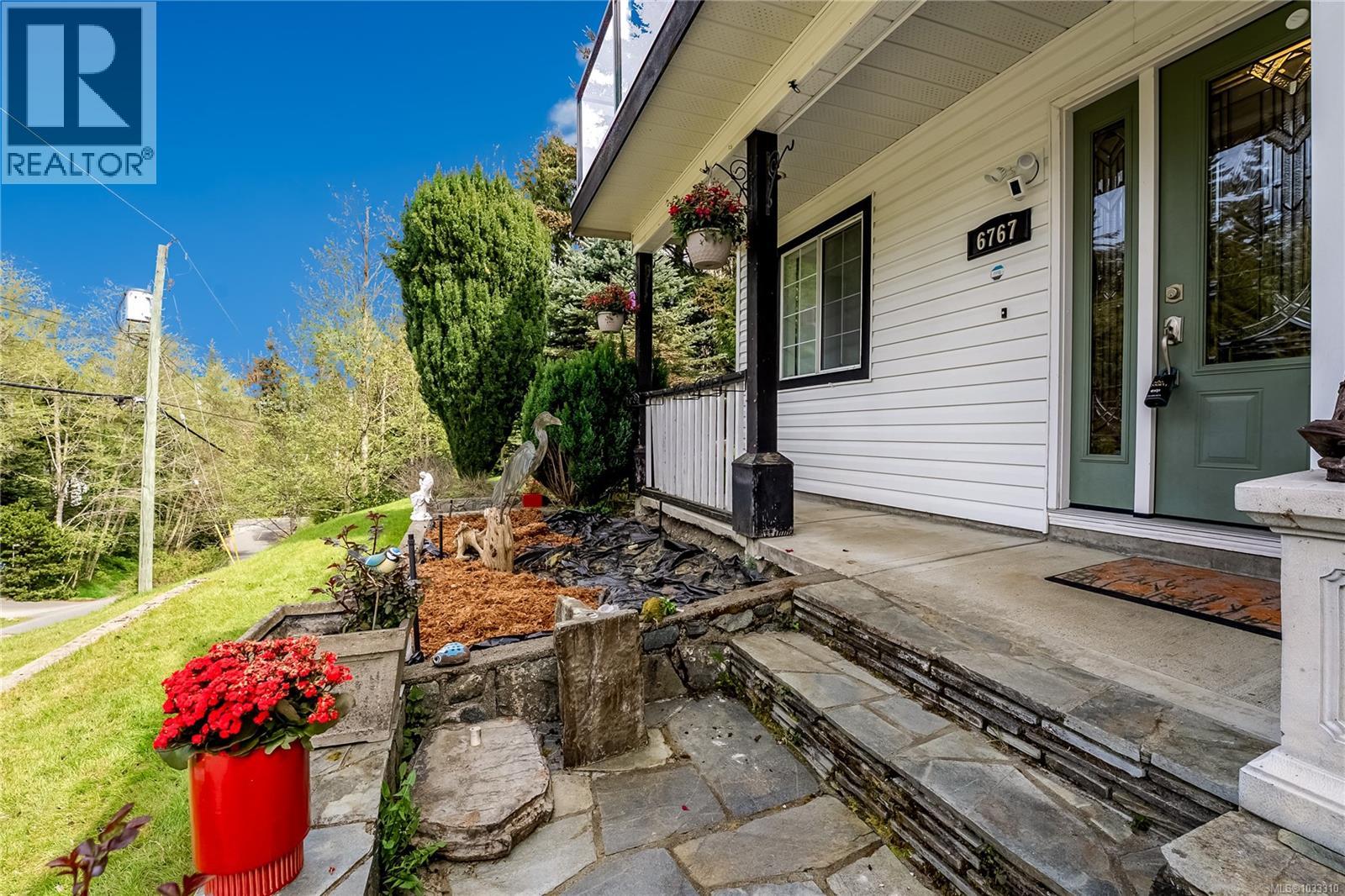 6767 Foreman Heights Dr, Sooke