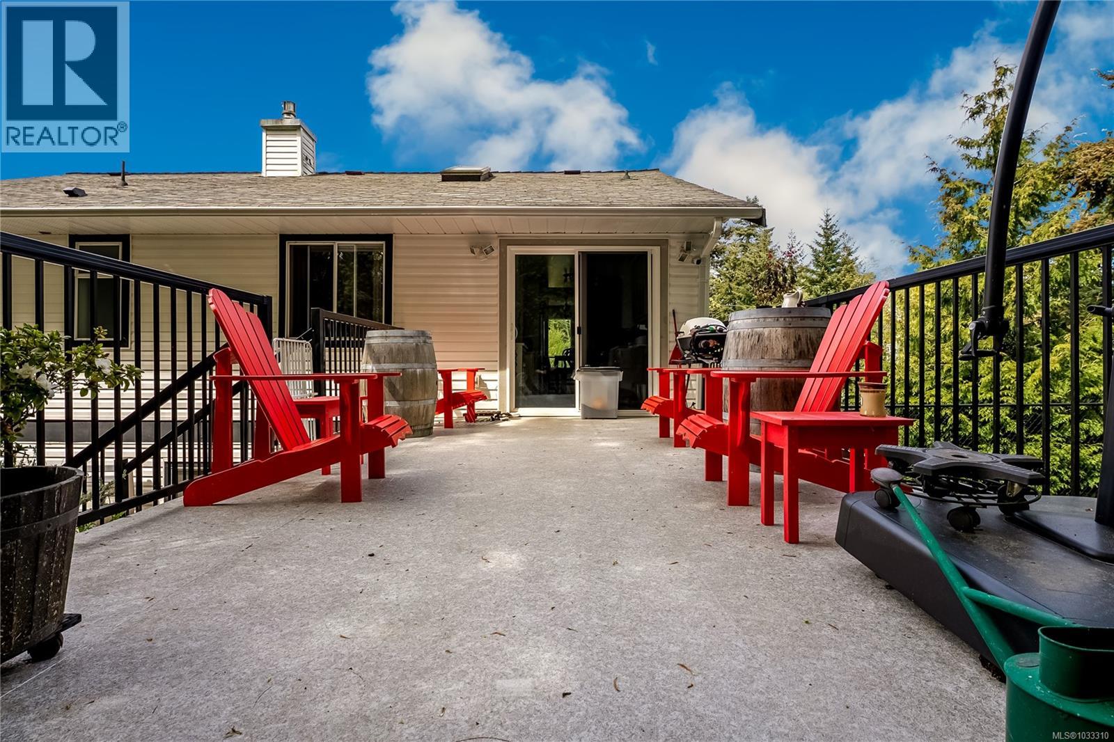 6767 Foreman Heights Dr, Sooke