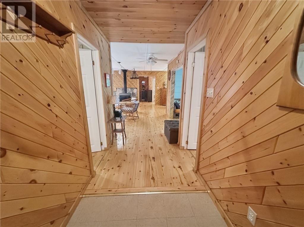 1278 Ice Lake Drive, Gore Bay, Manitoulin Island, Ontario, P0P1H0 — Photo 5