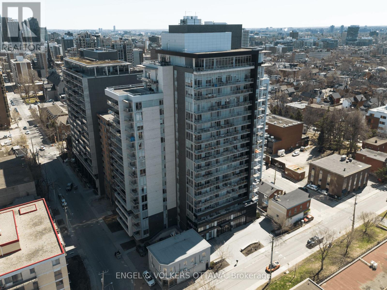 #302 255 BAY STREET - 43