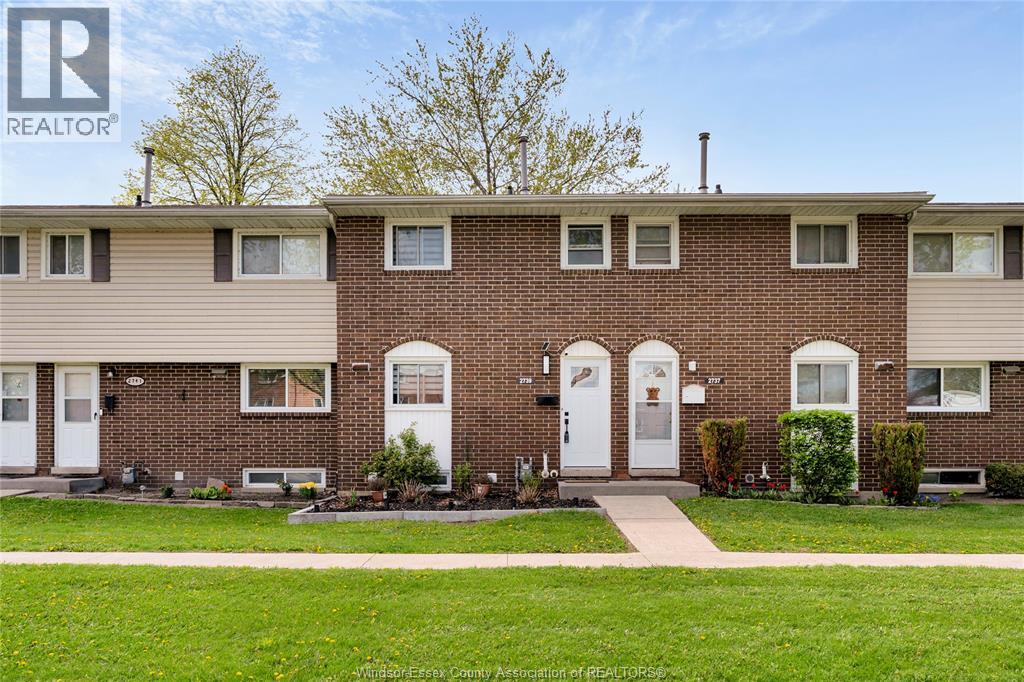 2739 MEADOWBROOK LANE