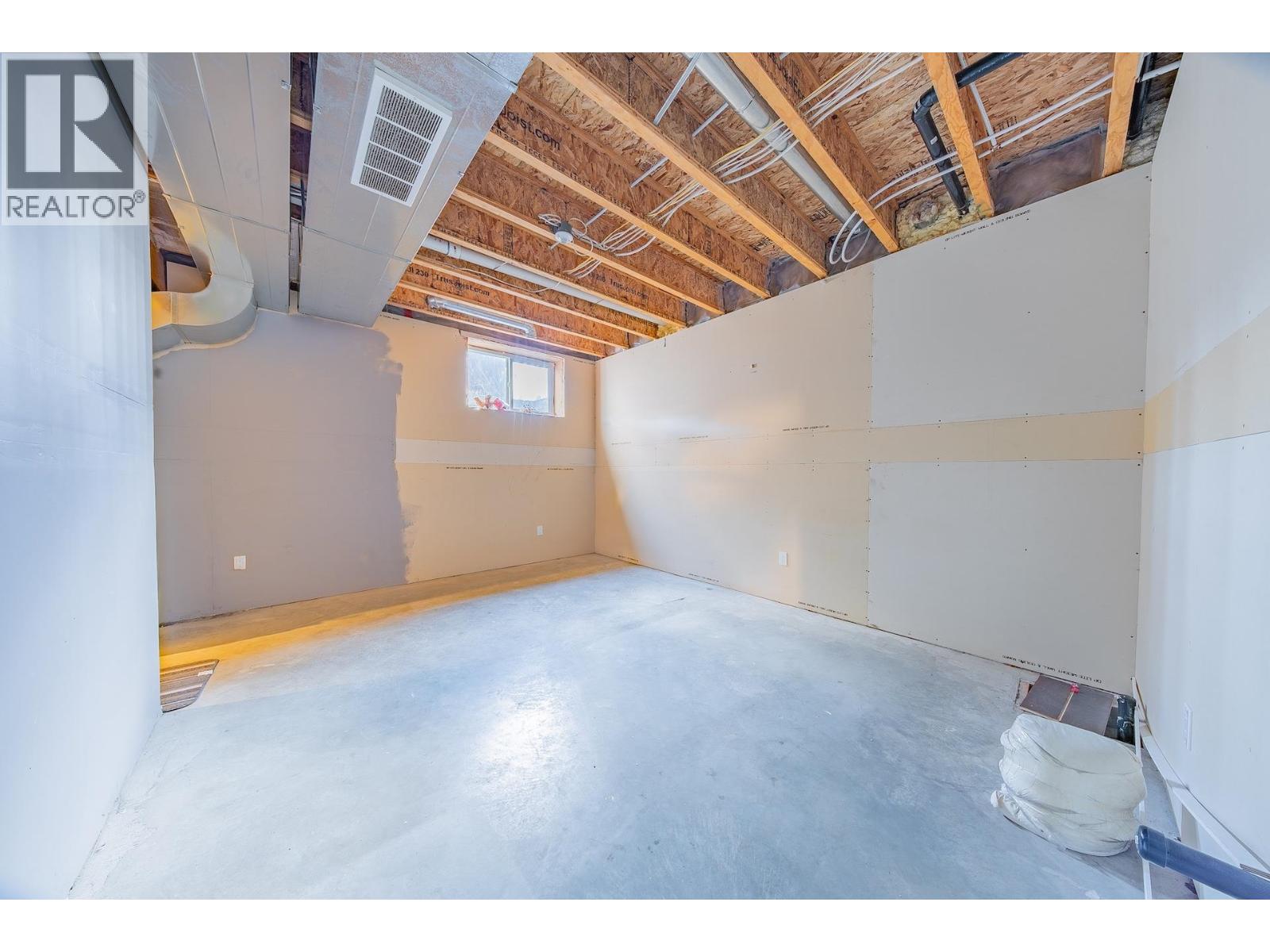 7917 87 AVENUE, Fort St. John