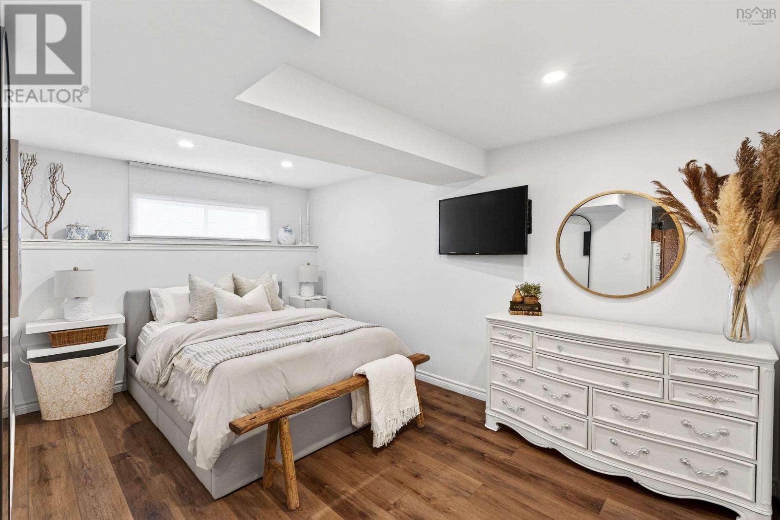 Property 27 of 50 of 1744 Crowell Road