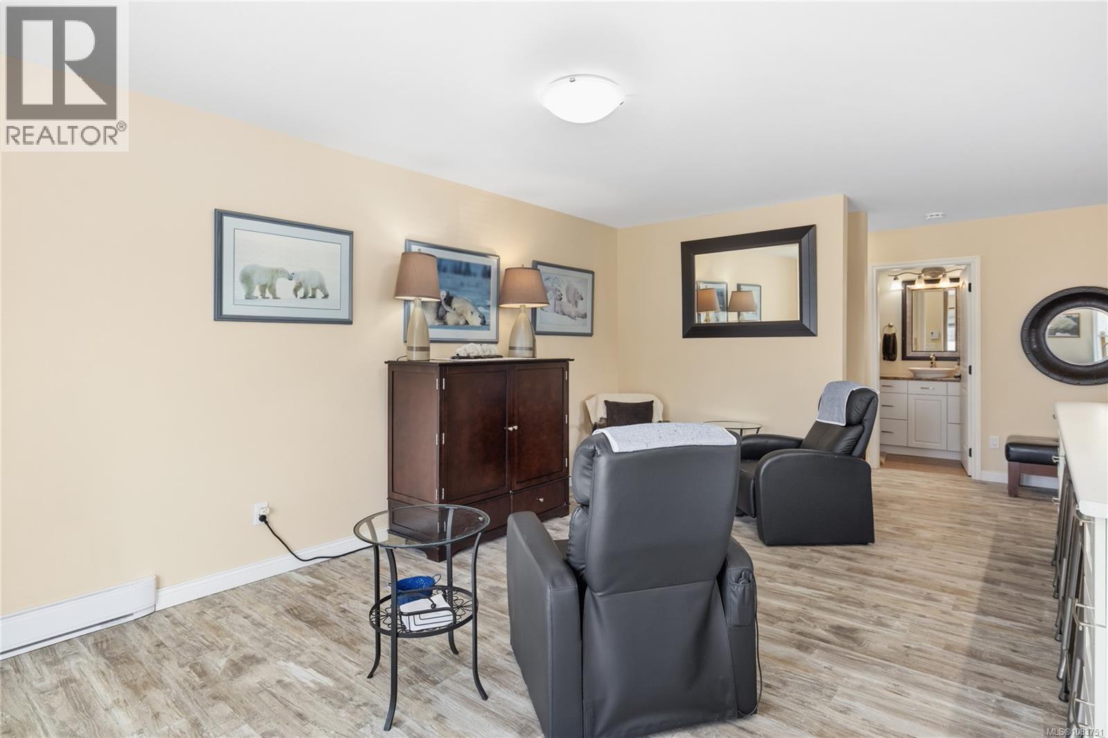 E 5784 Lakes Rd, Duncan