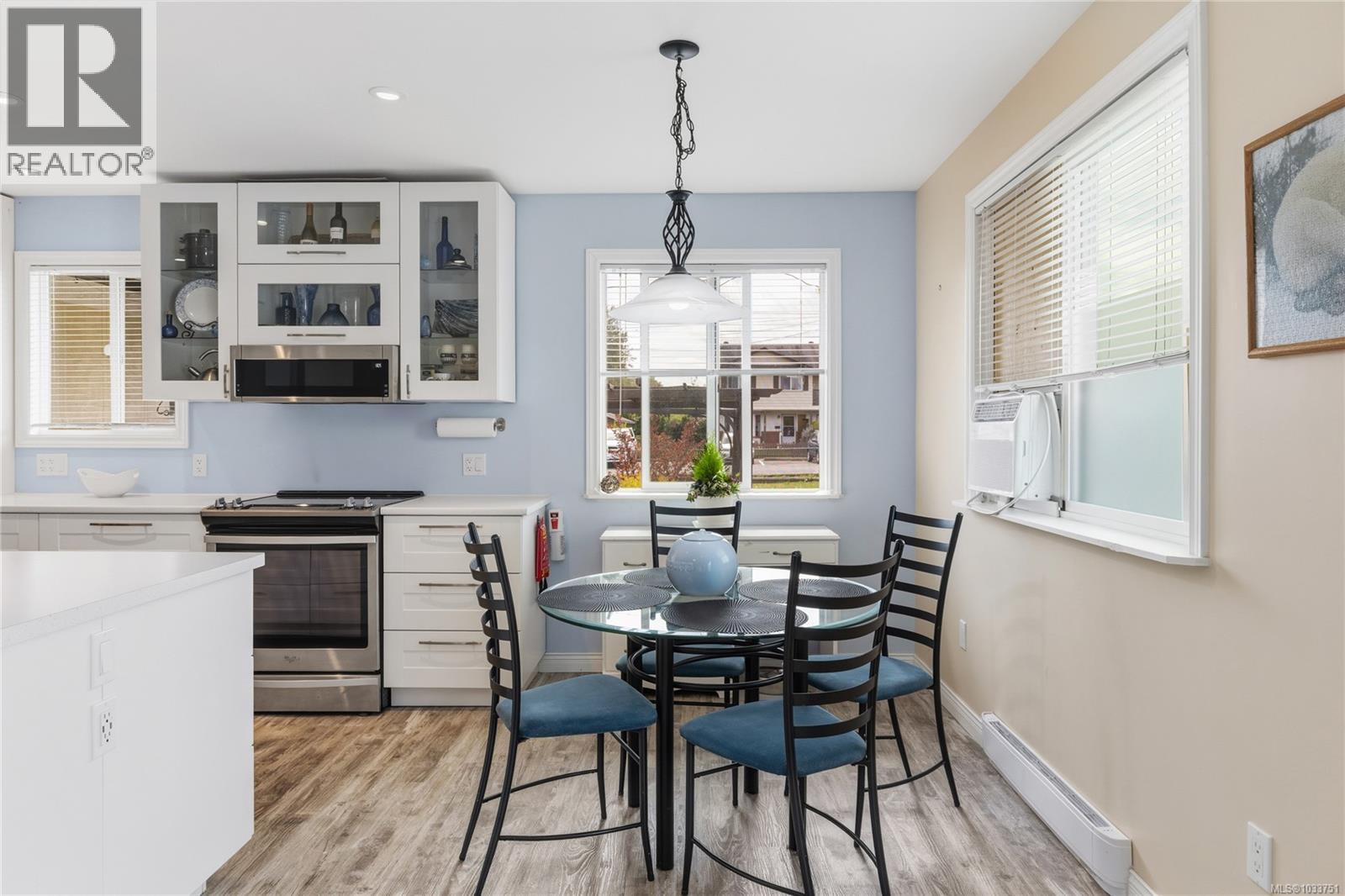 E 5784 Lakes Rd, Duncan