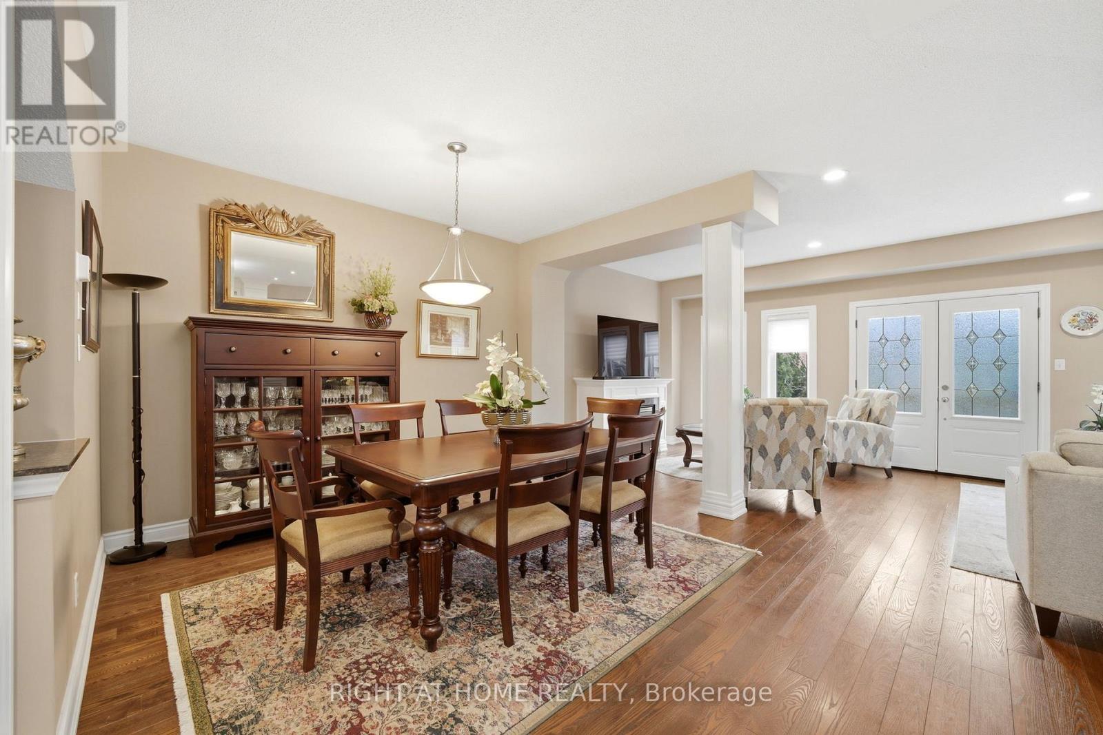 2121 PINEVALLEY CRESCENT - 14