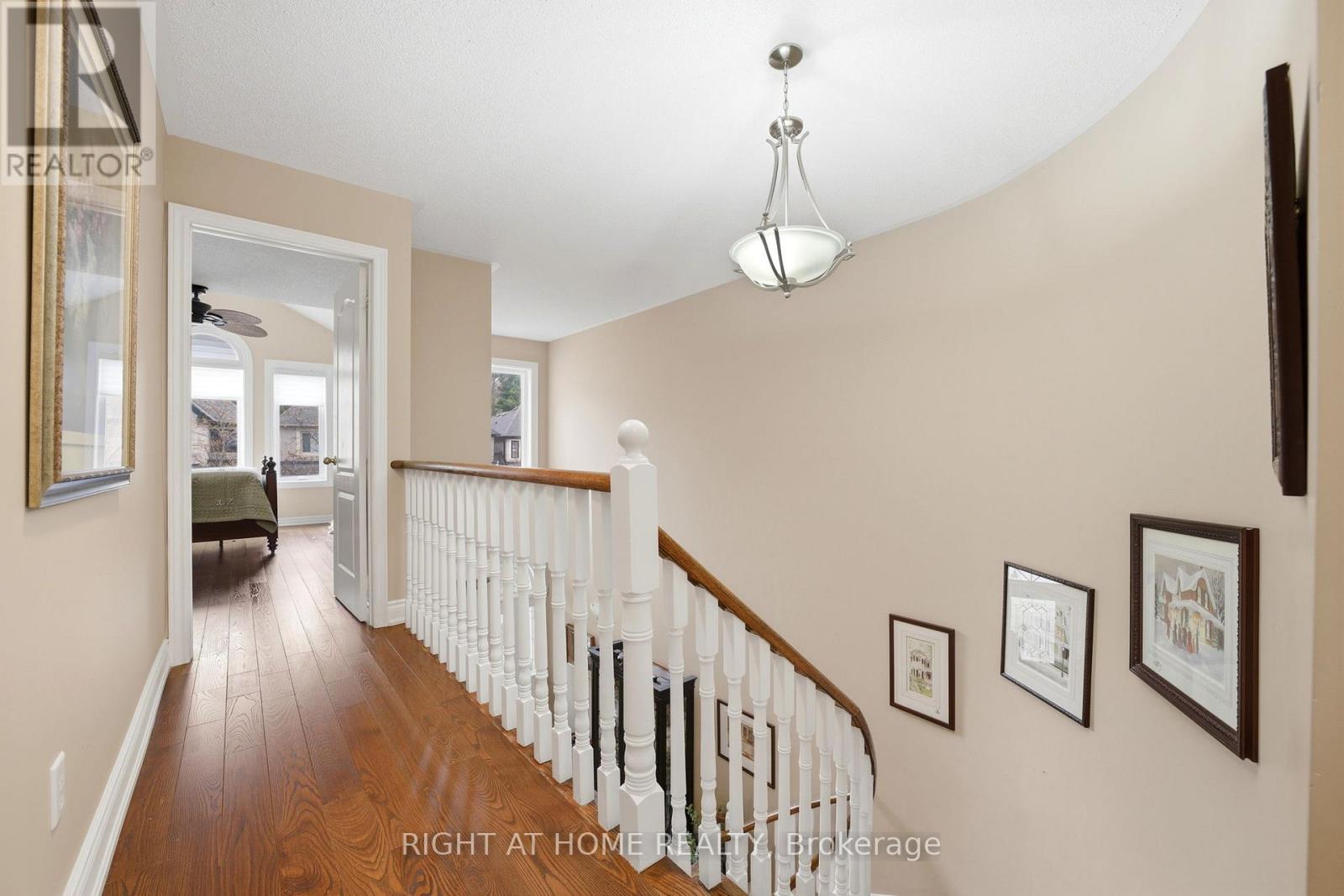2121 PINEVALLEY CRESCENT - 18