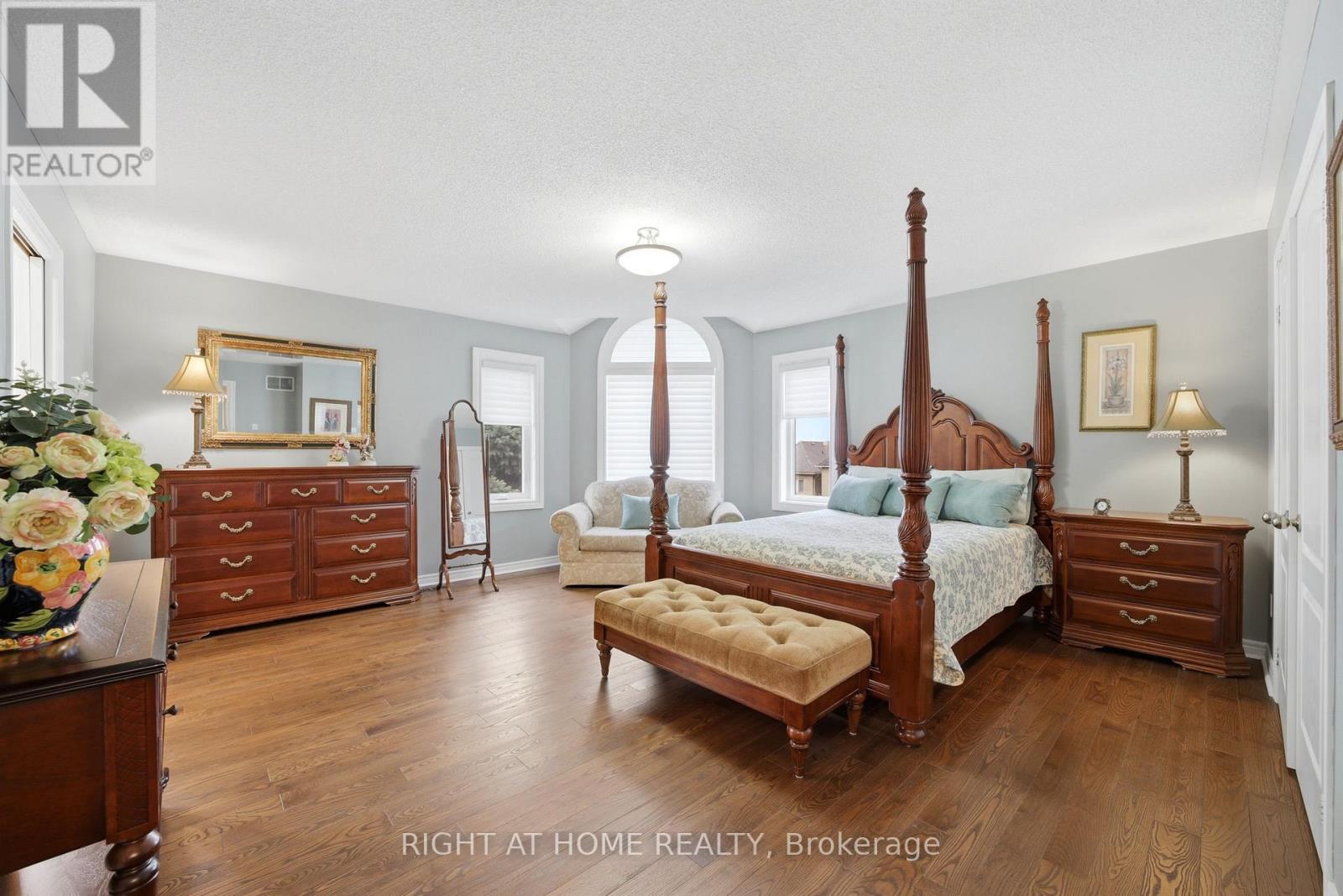 2121 PINEVALLEY CRESCENT - 19