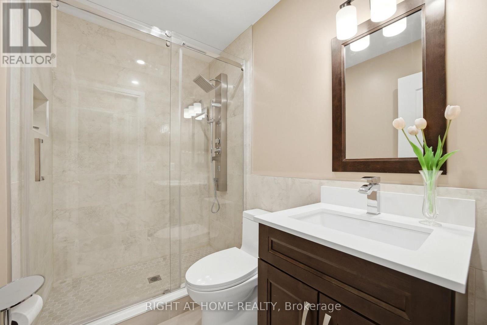 2121 PINEVALLEY CRESCENT - 26
