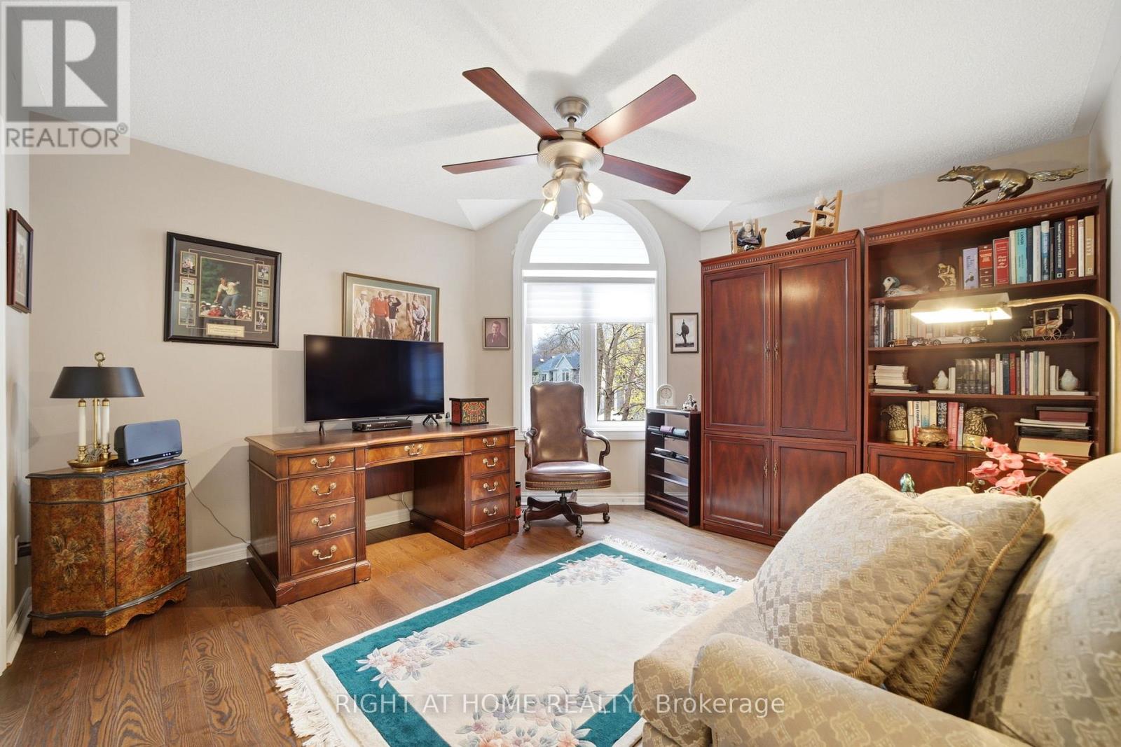 2121 PINEVALLEY CRESCENT - 27