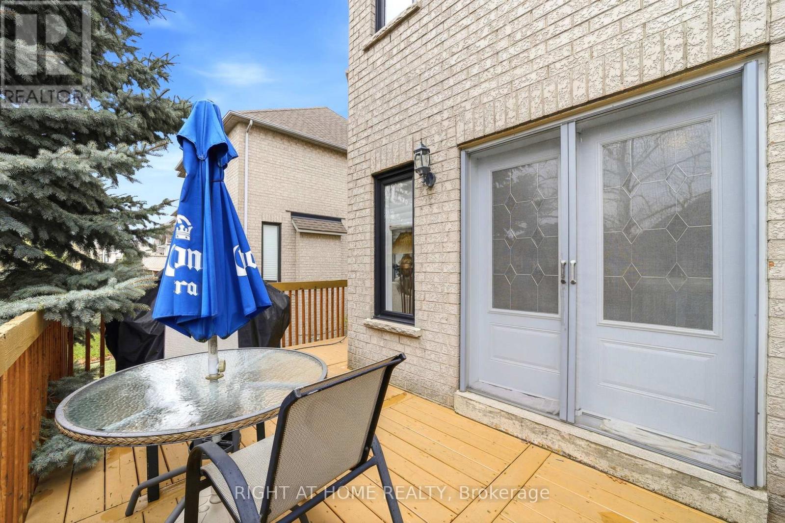 2121 PINEVALLEY CRESCENT - 36