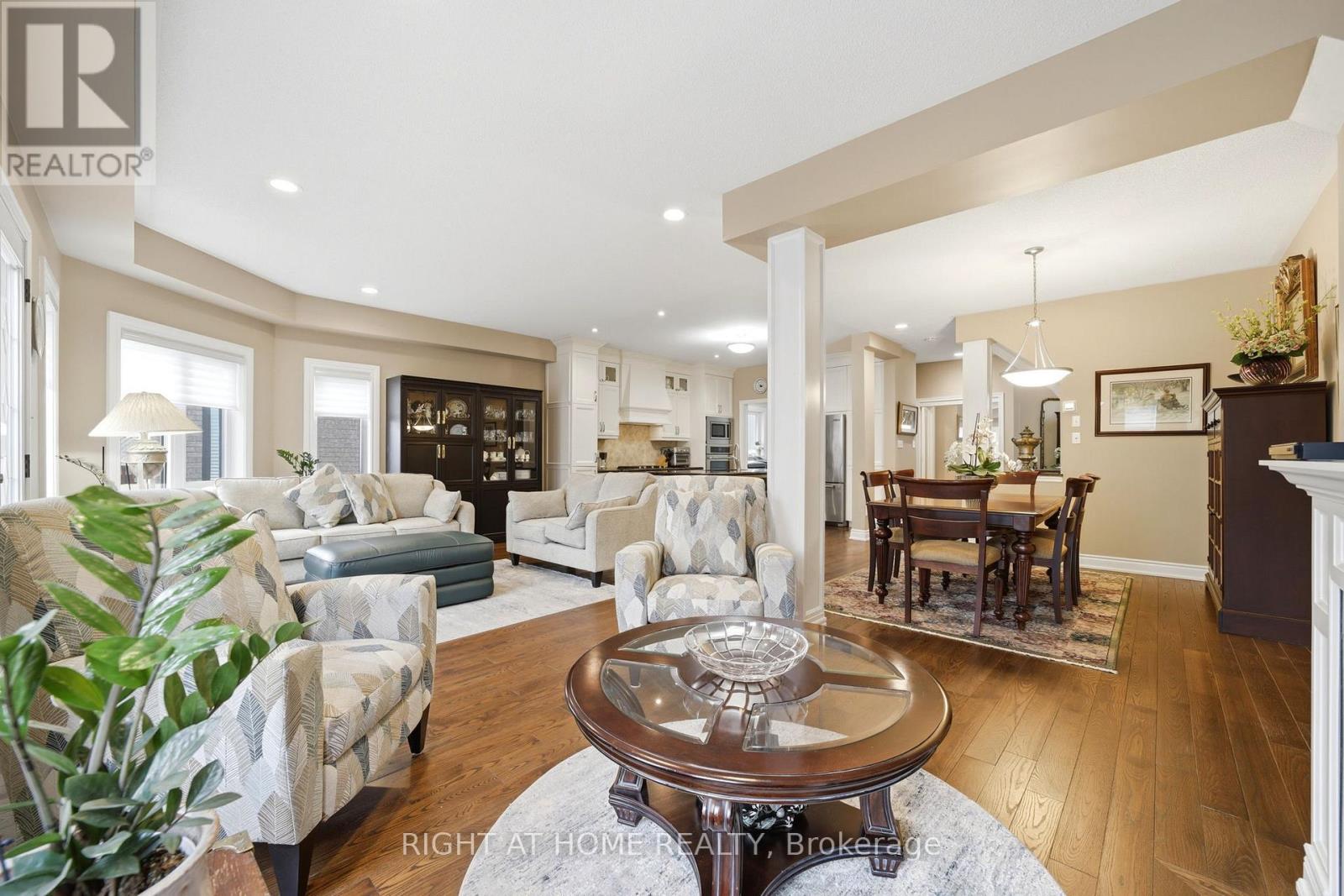 2121 PINEVALLEY CRESCENT - 9