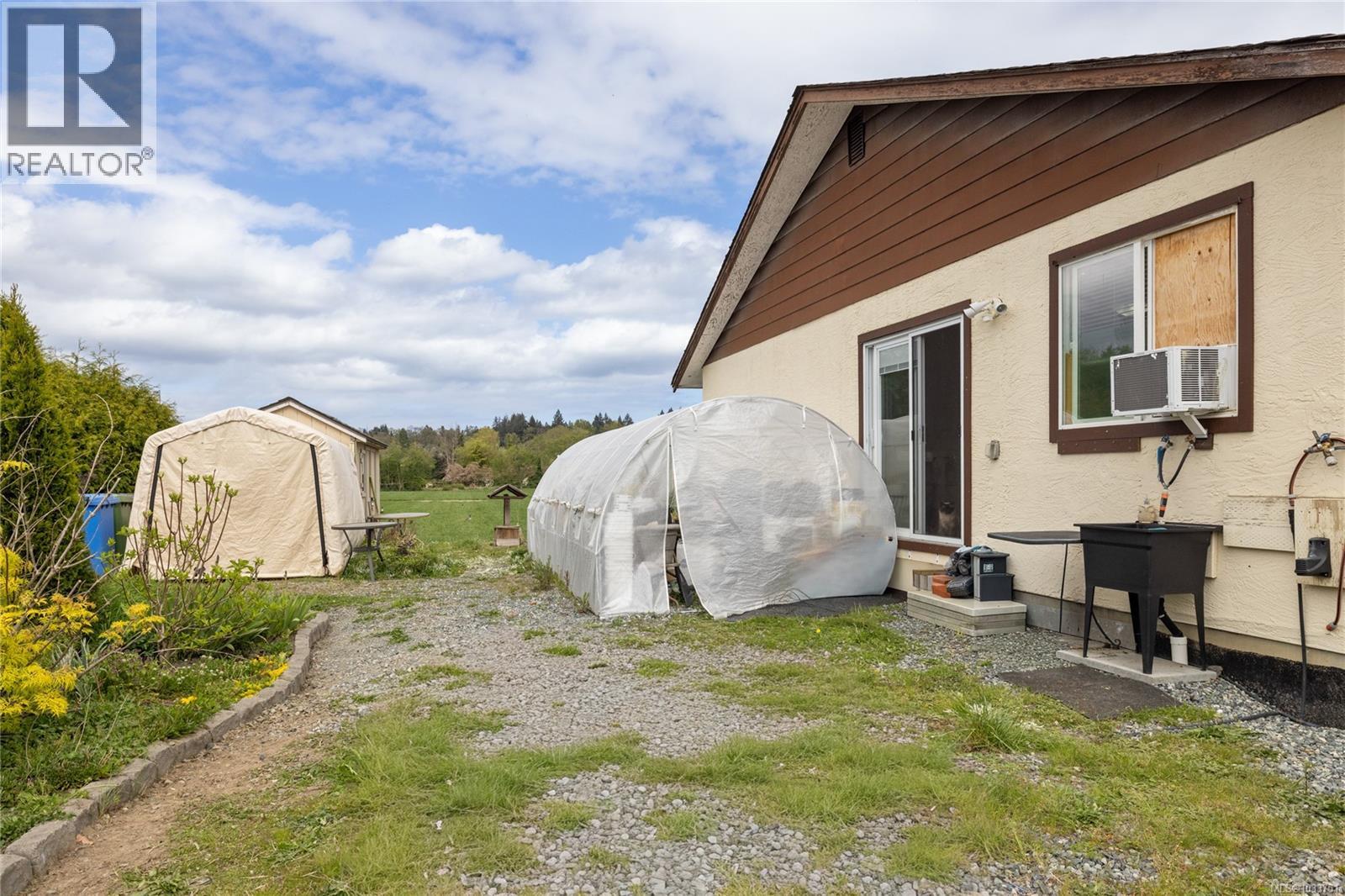 E 5784 Lakes Rd, Duncan