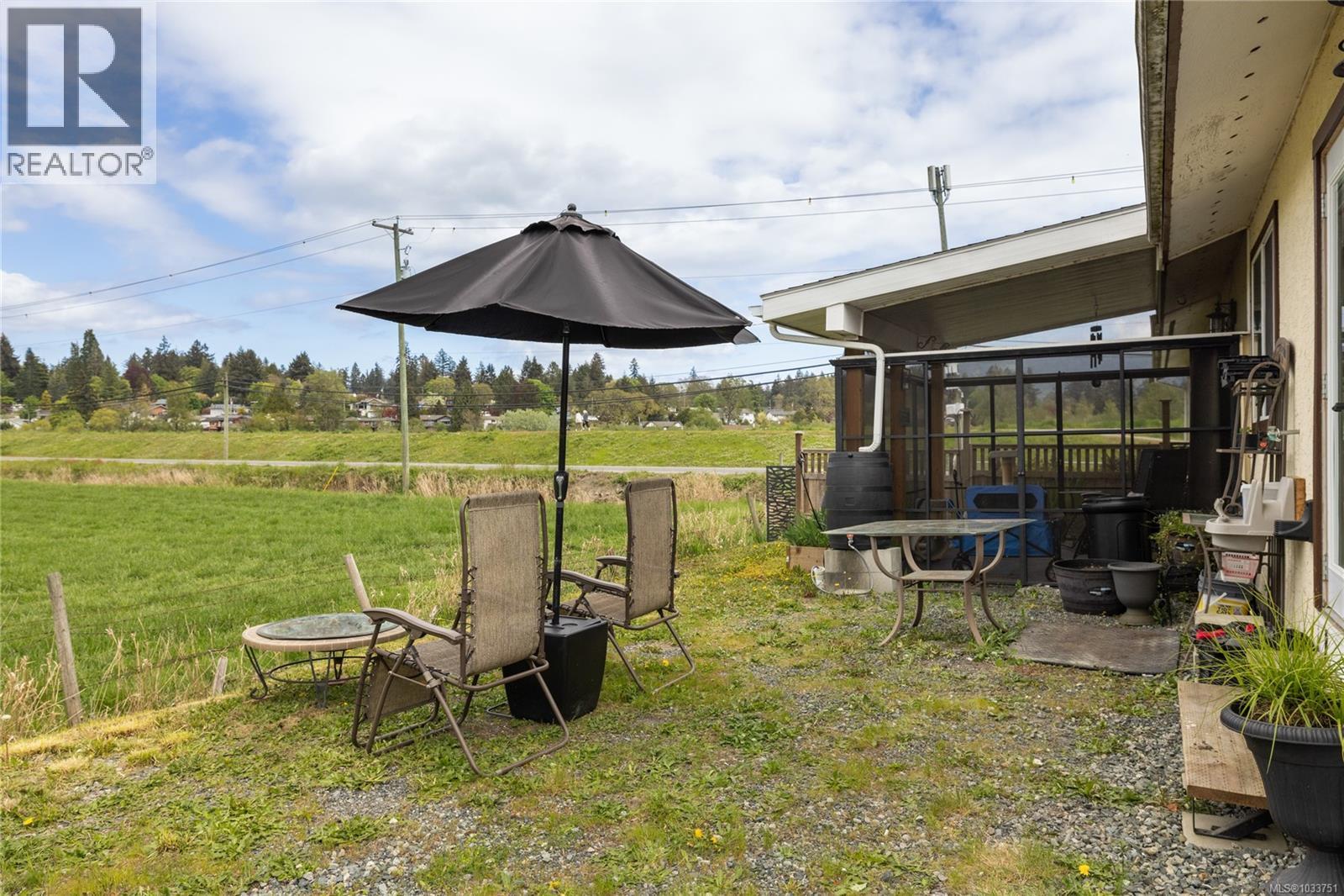 E 5784 Lakes Rd, Duncan
