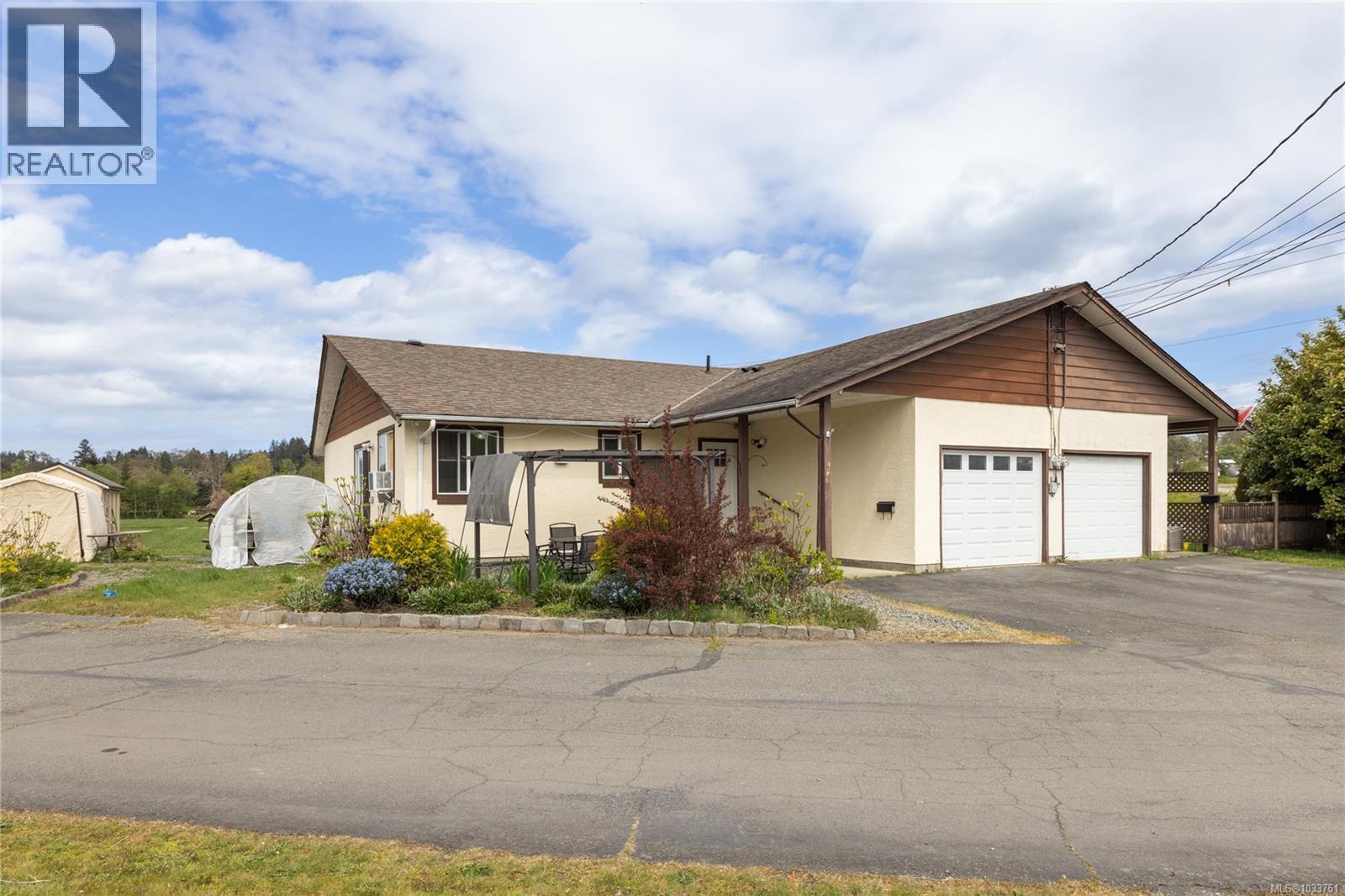 E 5784 Lakes Rd, Duncan