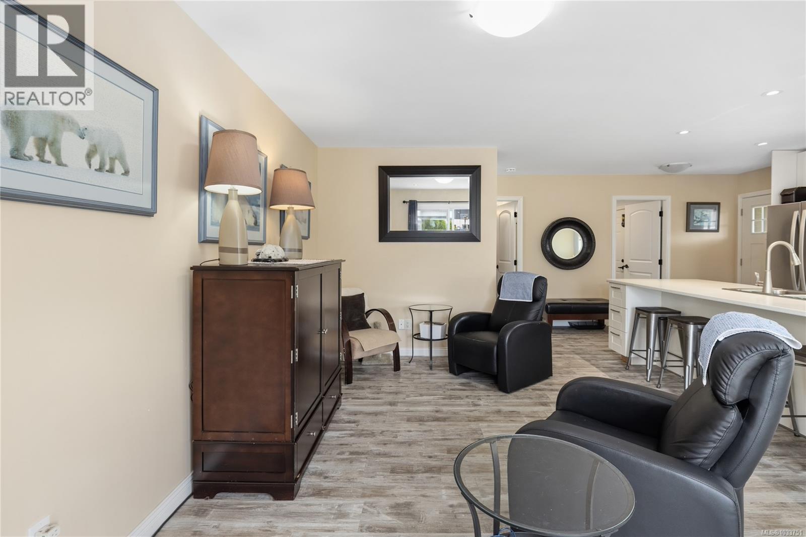 E 5784 Lakes Rd, Duncan