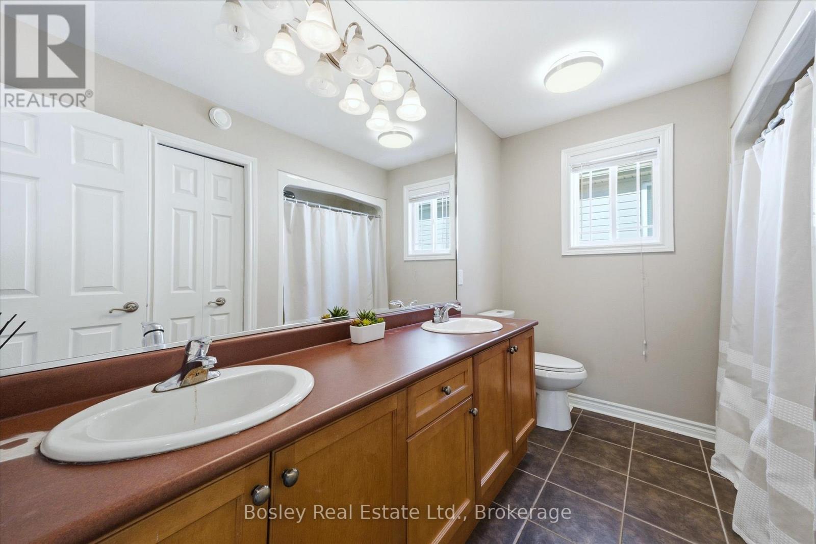 117 SIMMONDS DRIVE - 32
