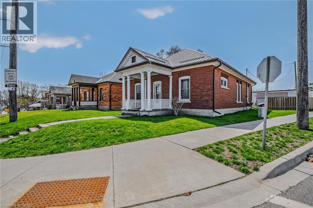 578 NORFOLK Street N, Simcoe, Ontario, N3Y3P9 — Photo 2
