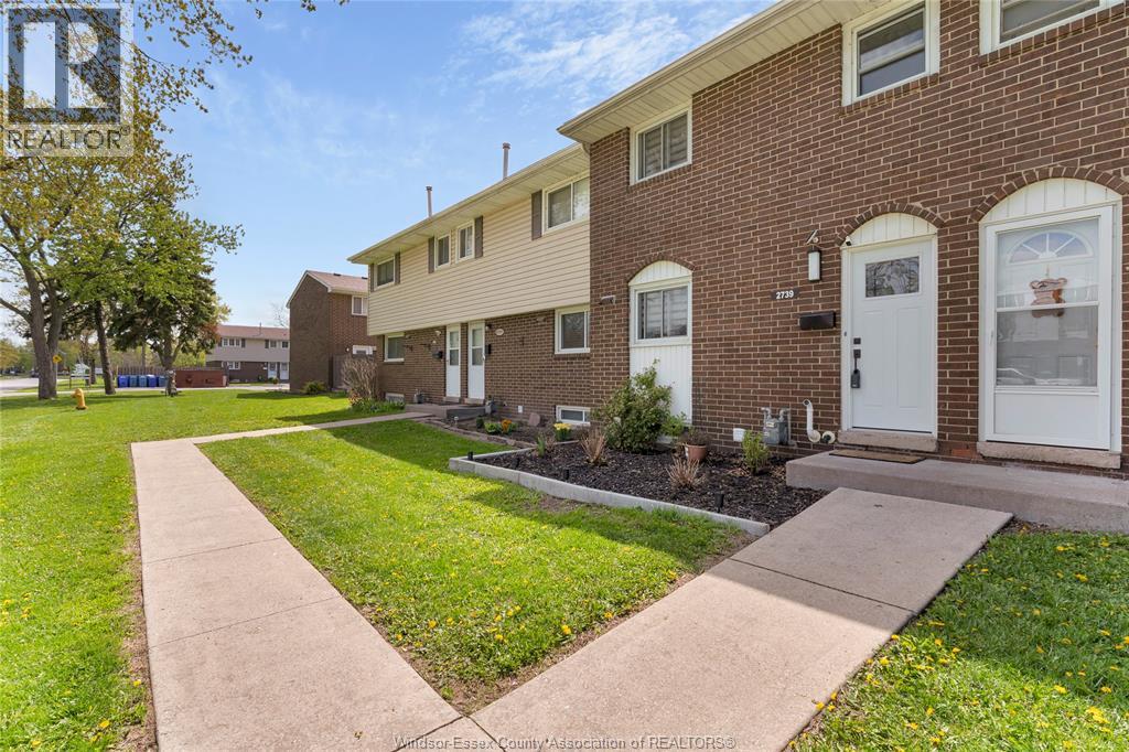 2739 MEADOWBROOK LANE, Windsor, Ontario, N8T2Y6 — Photo 2