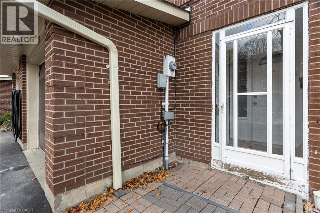 7 EDEN PARK Drive - Image 2