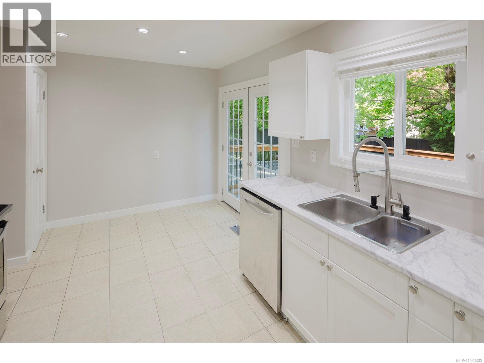 598 Cedarcrest Dr - 11