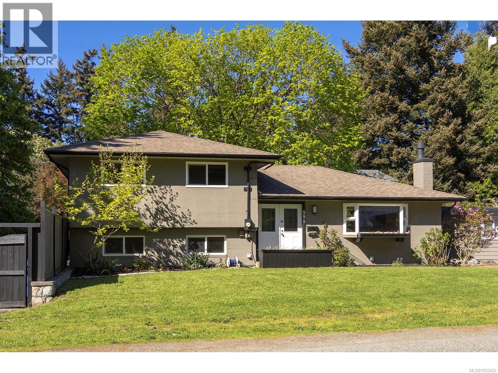 598 Cedarcrest Dr - 39