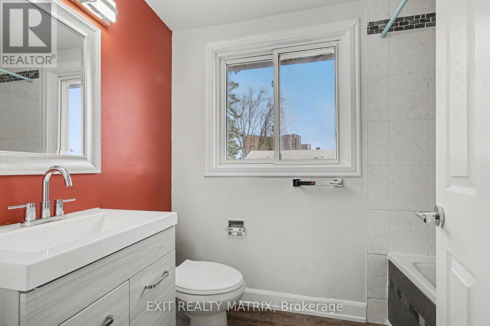 #B 1468 HEATHERINGTON ROAD - 18