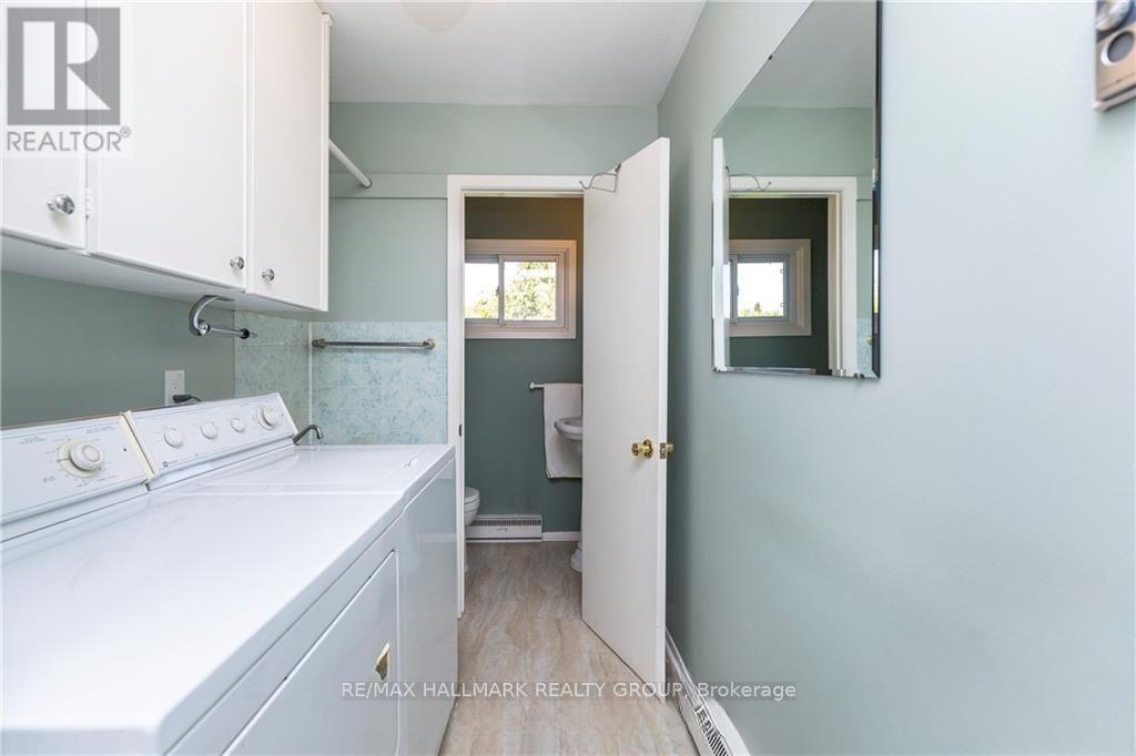3 Bed, 3 Bath House for Rent in Ottawa – 11 JERRILYNN CRESCENT, Ottawa – MLS# X13058564 - Image 3
