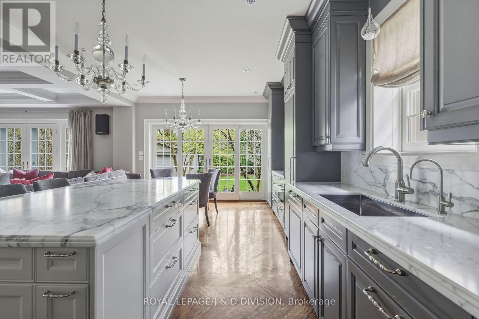 Listing photo of 118 STRATHALLAN BOULEVARD