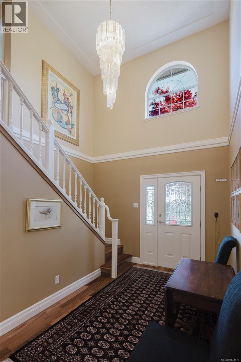 1660 Hampshire Rd, Oak Bay