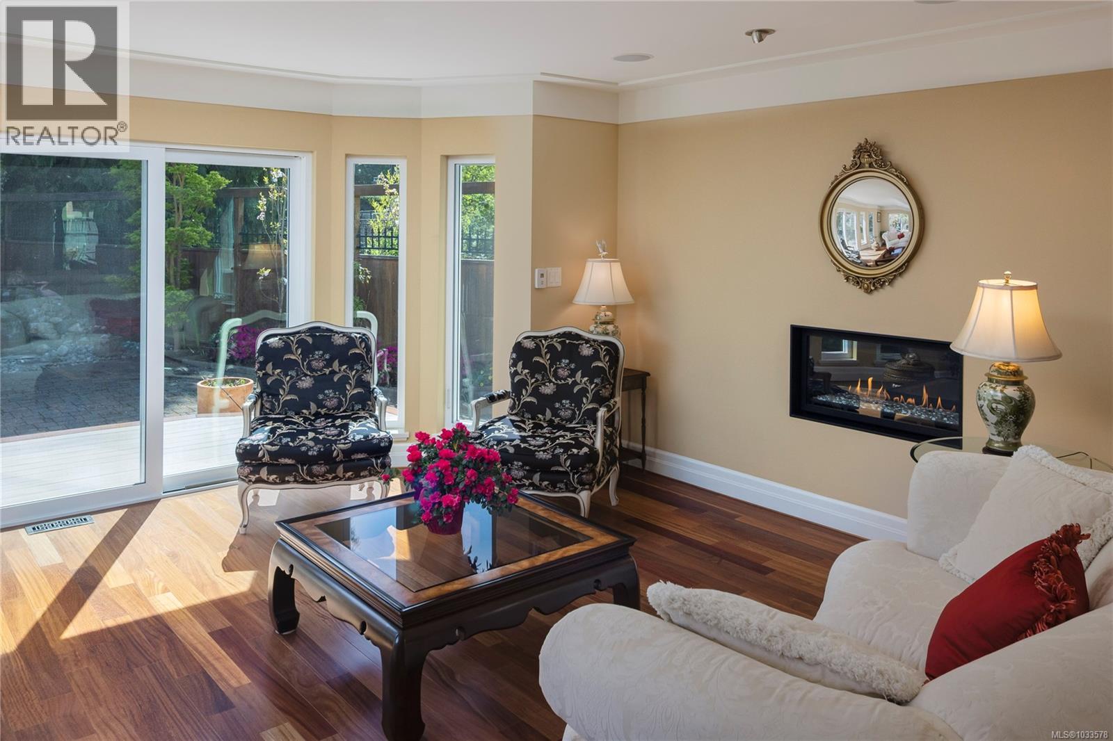 1660 Hampshire Rd, Oak Bay