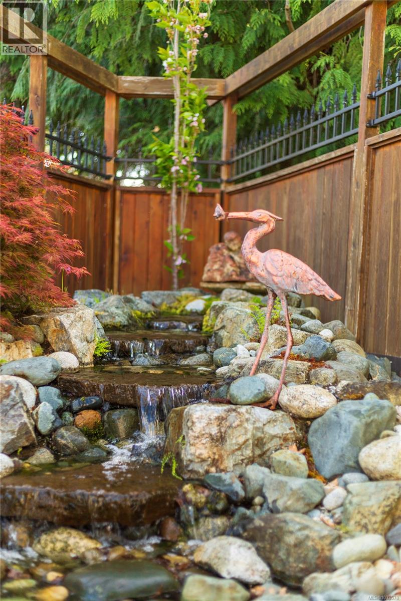 1660 Hampshire Rd, Oak Bay