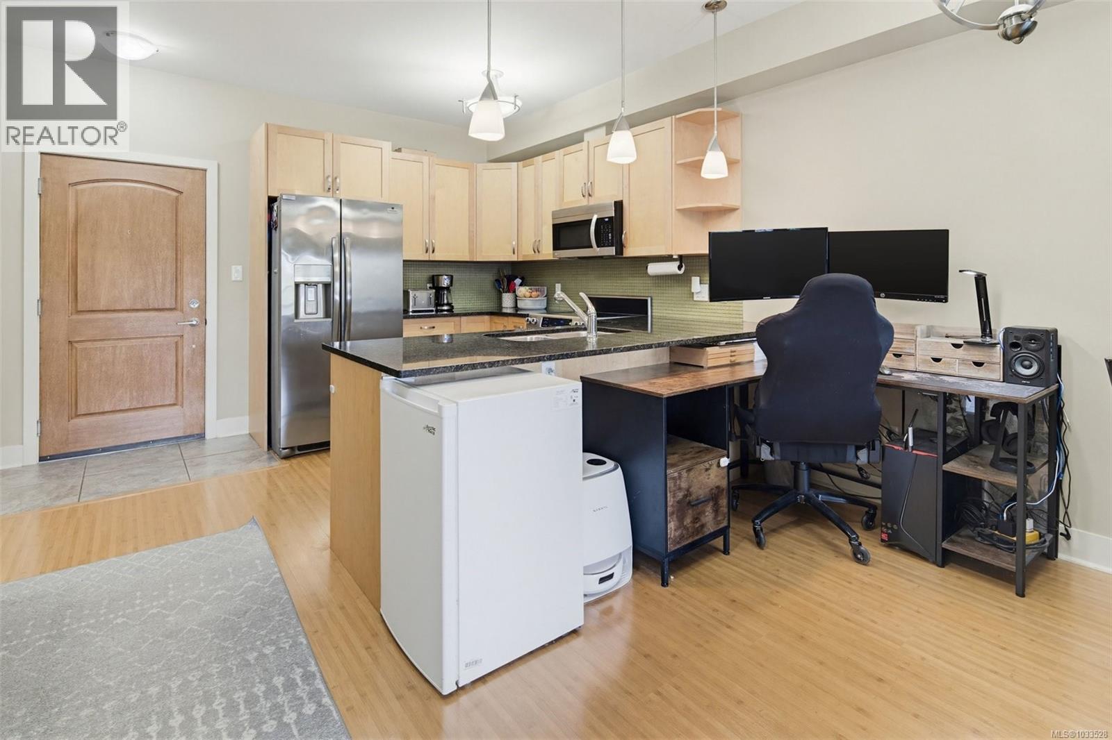 #308 866 Brock Ave - 11