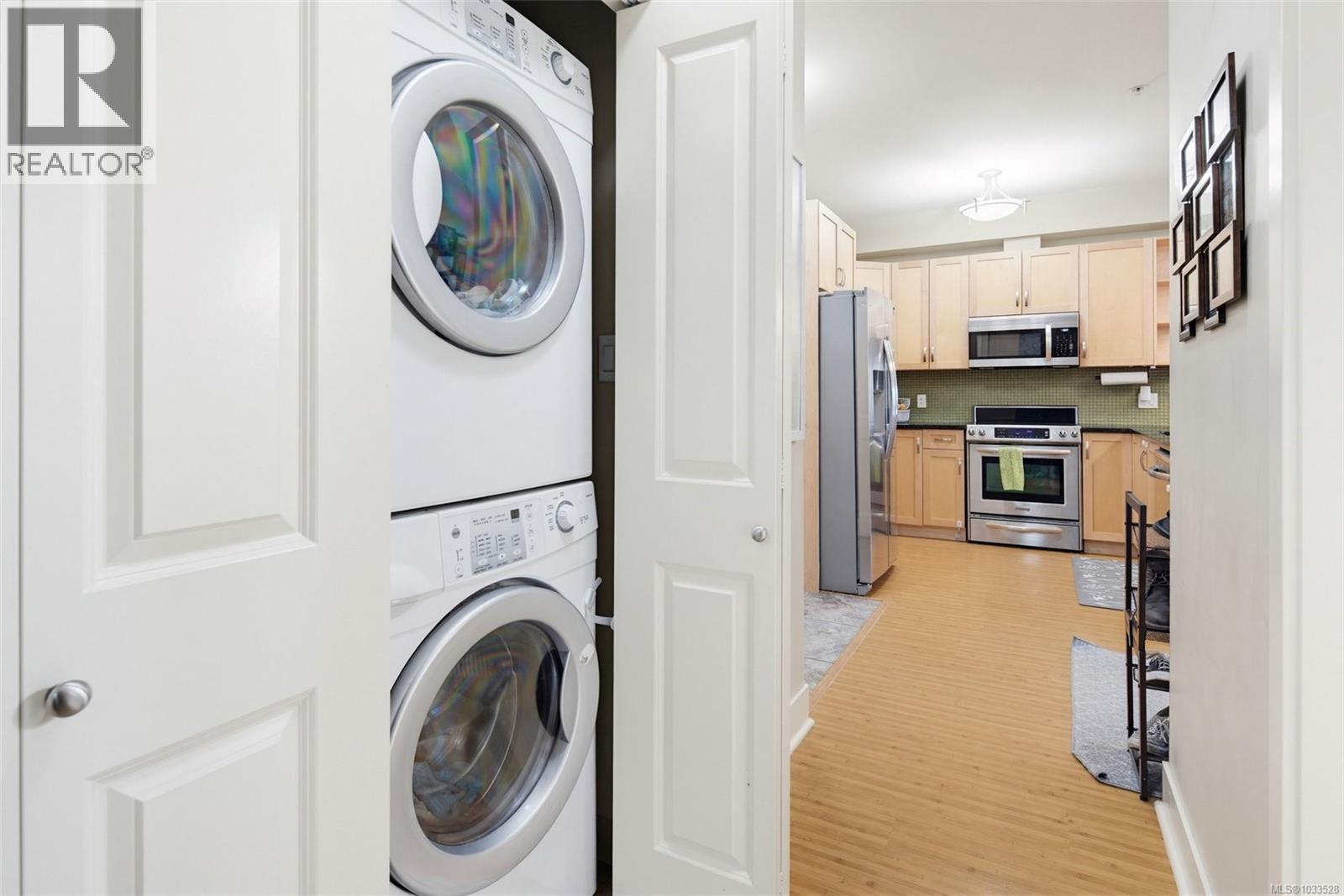 #308 866 Brock Ave - 23