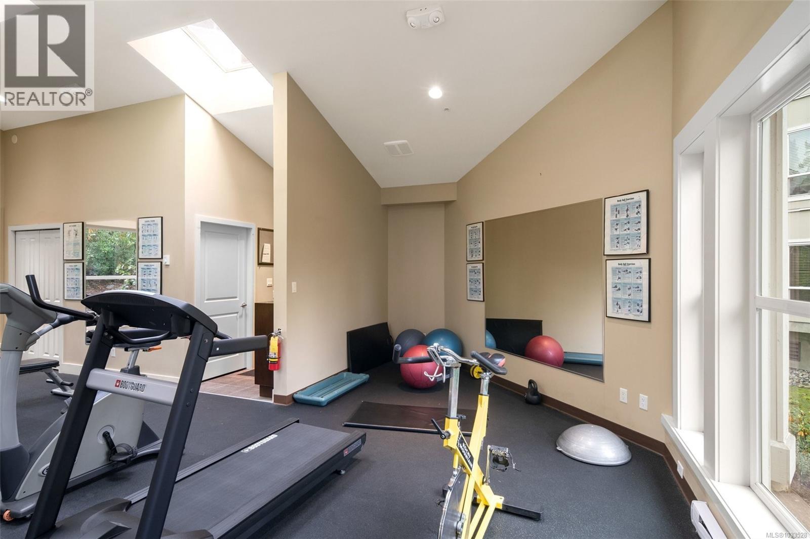 #308 866 Brock Ave - 36