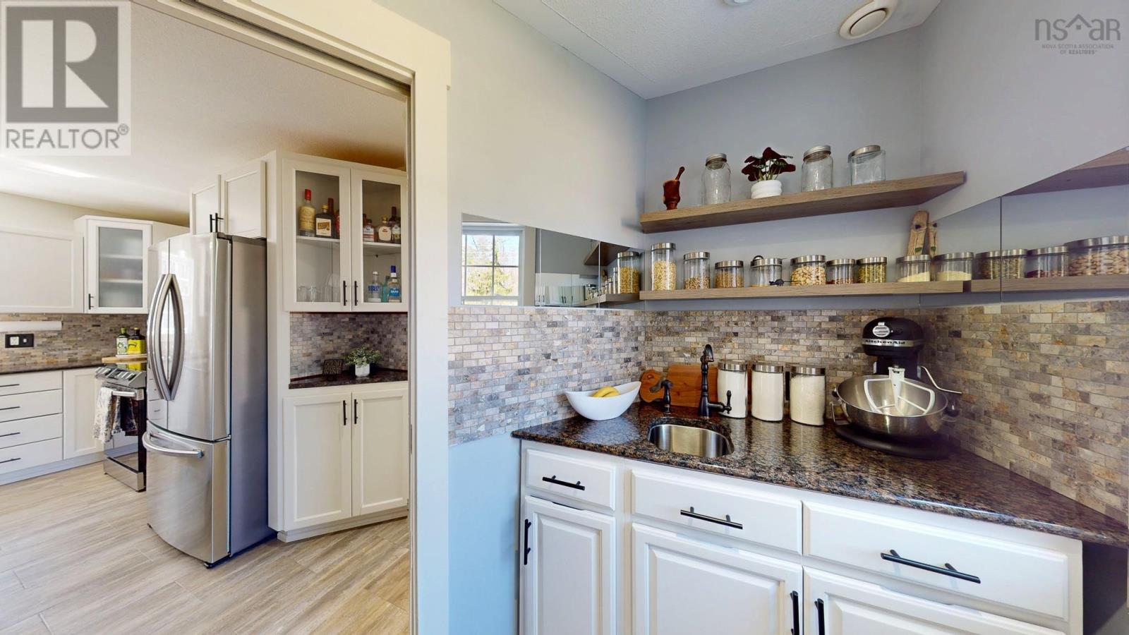 Property 11 of 49 of 489 Alexander Mackenzie Road