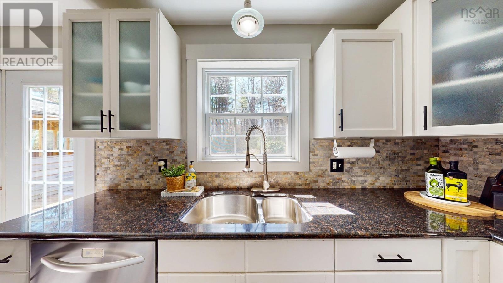 Property 14 of 49 of 489 Alexander Mackenzie Road