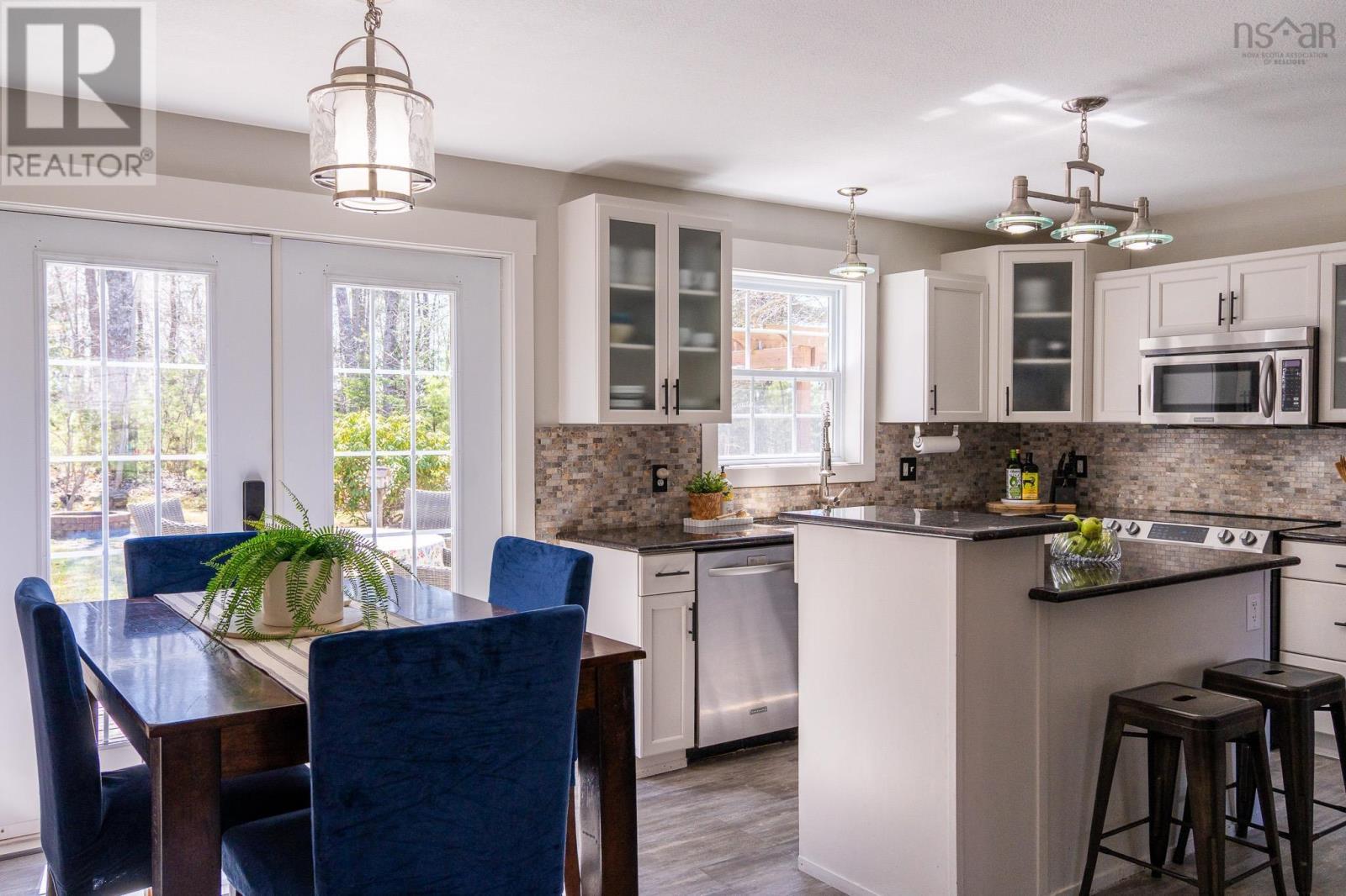 Property 17 of 49 of 489 Alexander Mackenzie Road