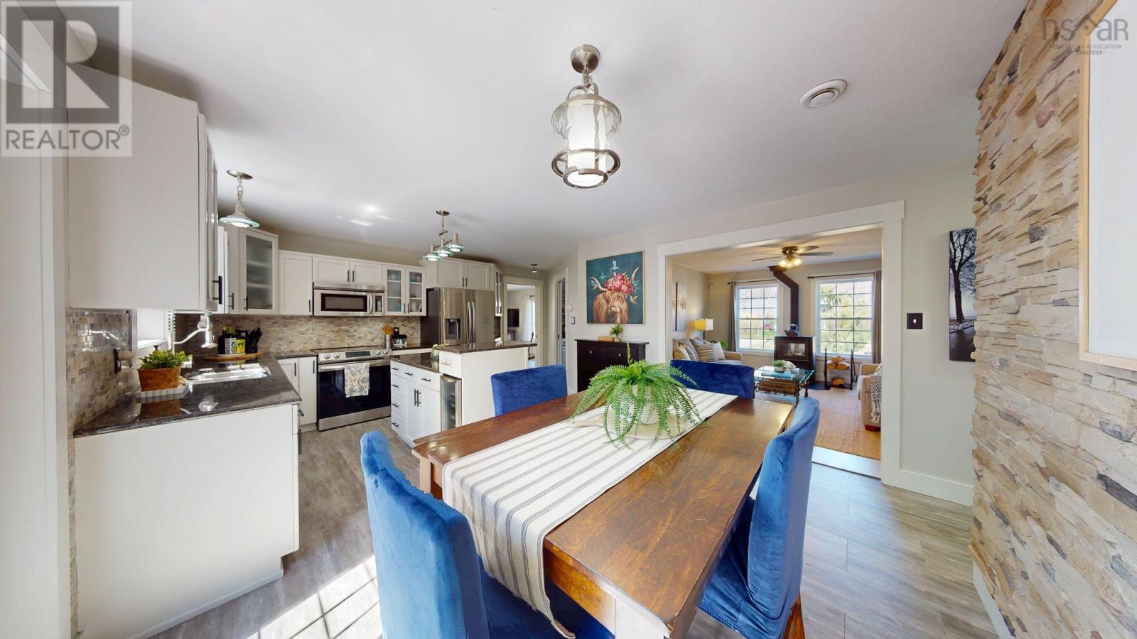 Property 20 of 49 of 489 Alexander Mackenzie Road