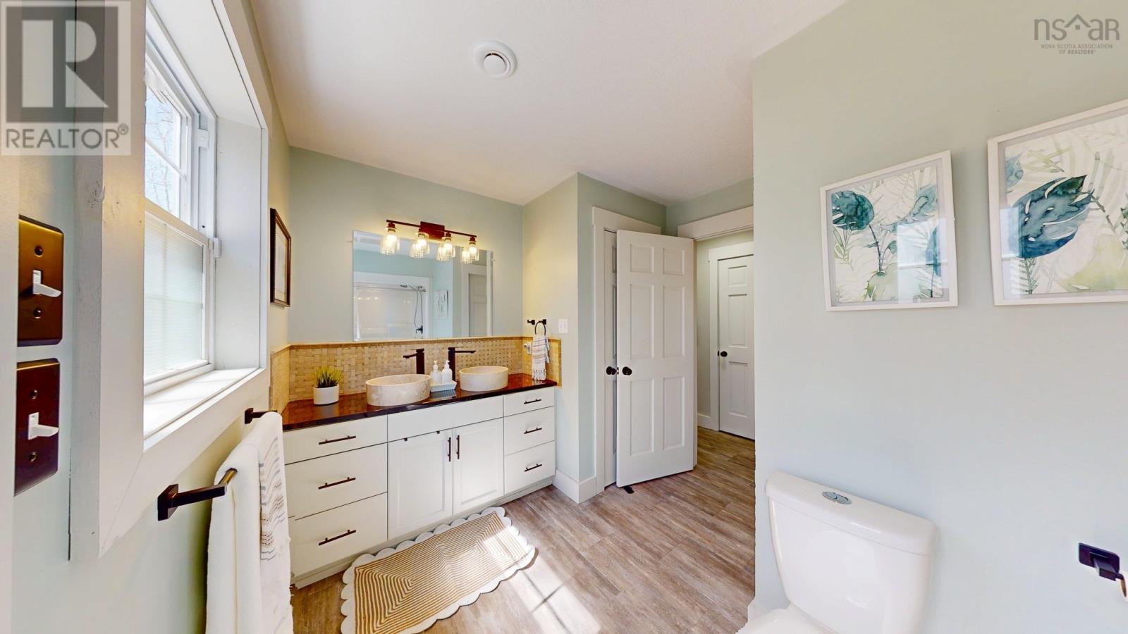 Property 27 of 49 of 489 Alexander Mackenzie Road