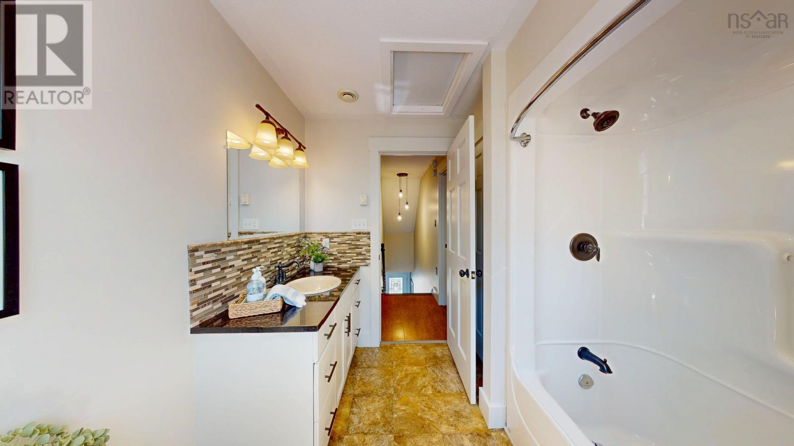 Property 35 of 49 of 489 Alexander Mackenzie Road