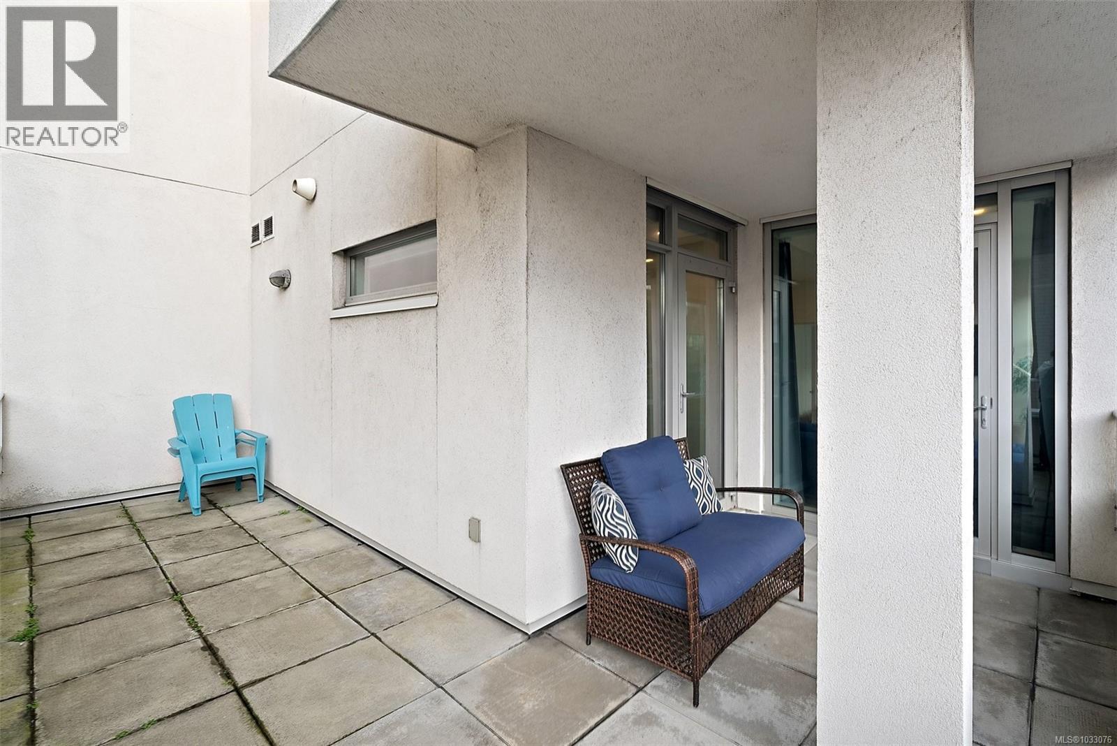 Second outdoor patio - Covered space!